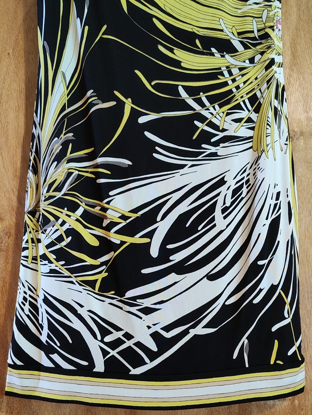 Trina Turk Felana Jersey Sheath Dress Spider Mum Black Chartreuse Bateau Neck 4 - Picture 5 of 12